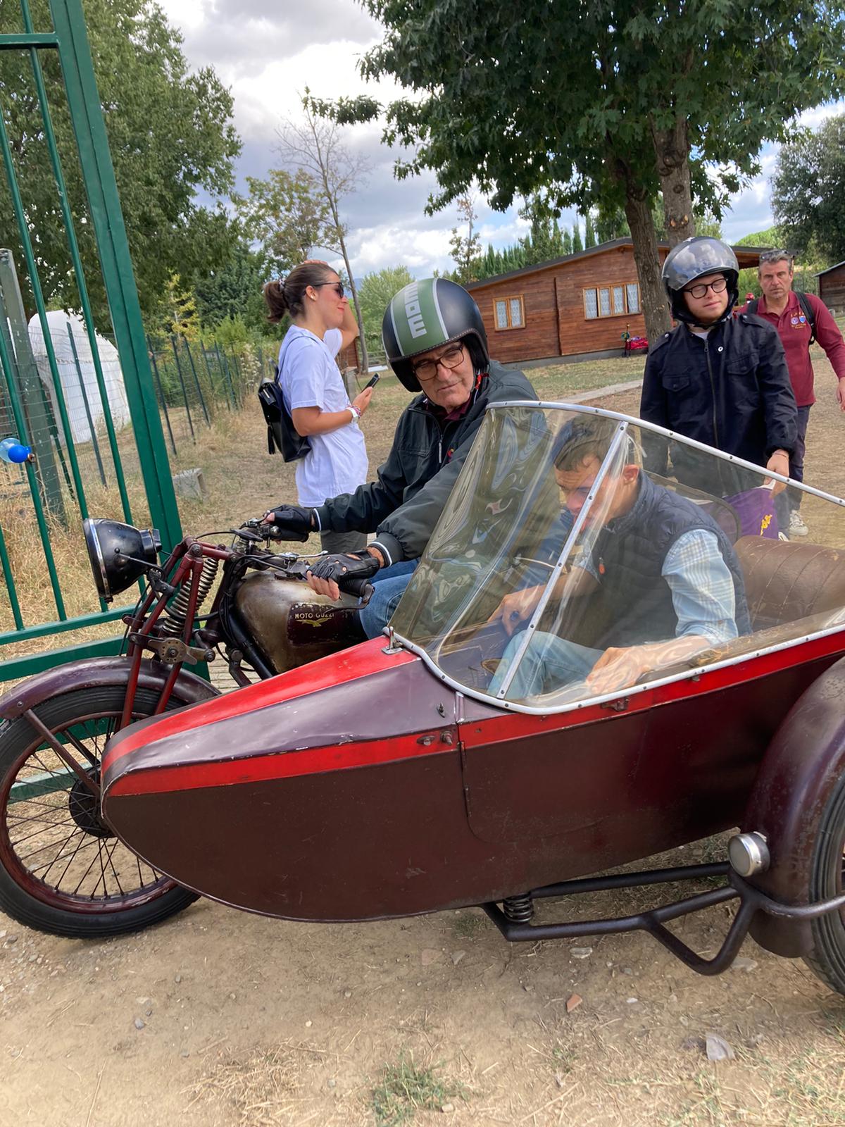 Dalle Ande … a Ugnano - con sidecar e alpaca 3